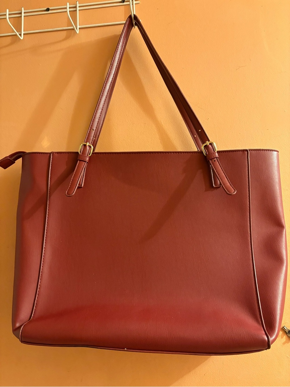 Badgley Mischka Tote Vinipiel Burgundy Logo MB Dorado - Bolsa de Trabajo - Picture 11 of 11